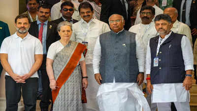 Congress not interested in PM post, Kharge tells conclave