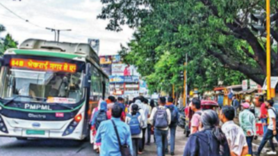 Monsoon is the worst time to wait for a pmpml bus