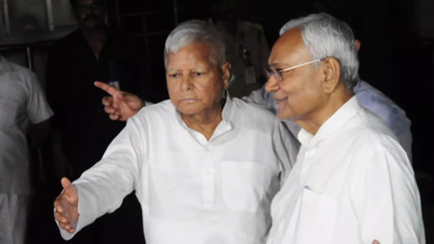 Bihar CM Nitish Kumar meets RJD chief Lalu Prasad to discuss cabinet expansion