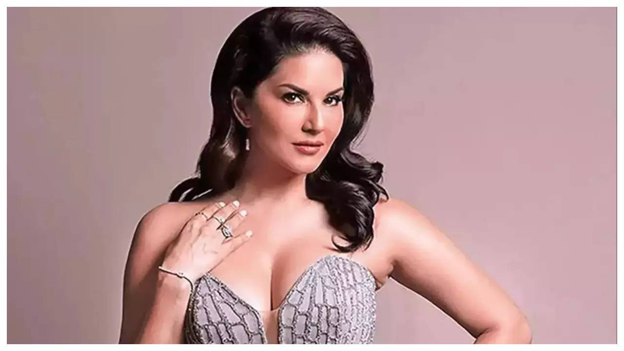 Sunny Leone With His Friend Xxx - Sunny Leone reveals the REAL story behind her name | Hindi Movie News -  Times of India
