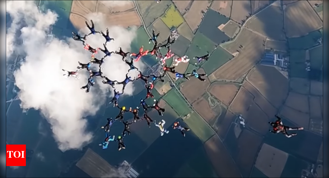 New skydiving record set as 41 jumpers create largest-ever formation in ...