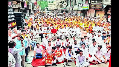 Jain community protests over K’taka monk’s murder