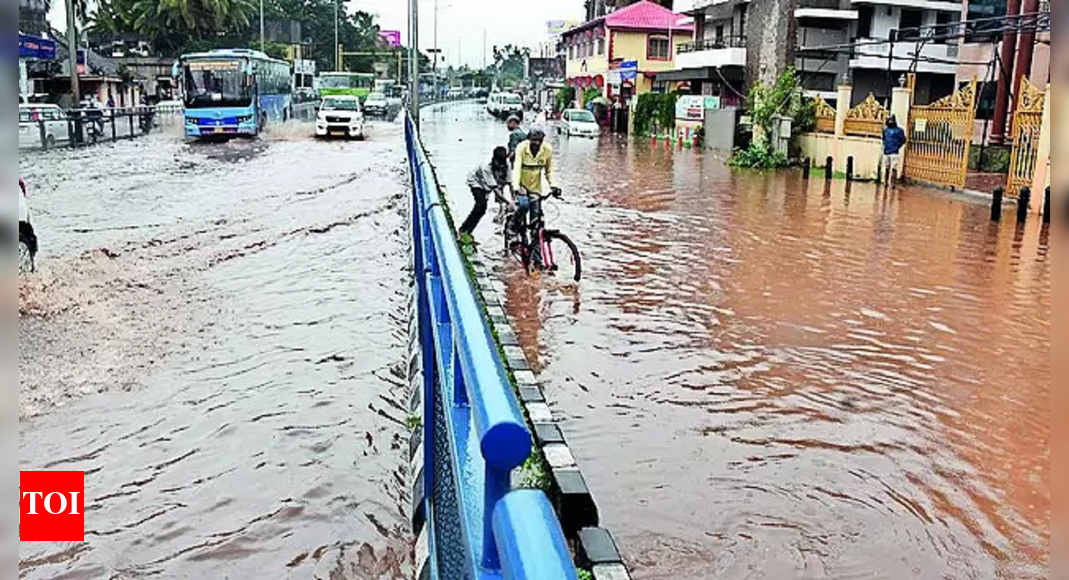 Heavy Rain Throws Life Out Of Gear In Twin Cities | Hubballi News ...