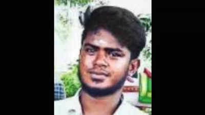 Auto driver killed in Tamil Nadu for honking at men cutting cake on road