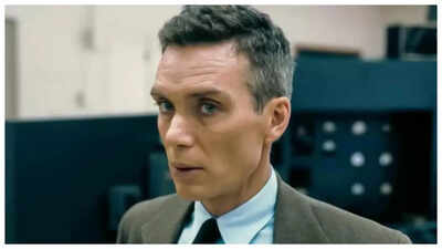 Netizens slam Cillian Murphy reading Bhagavad Gita during sex ...