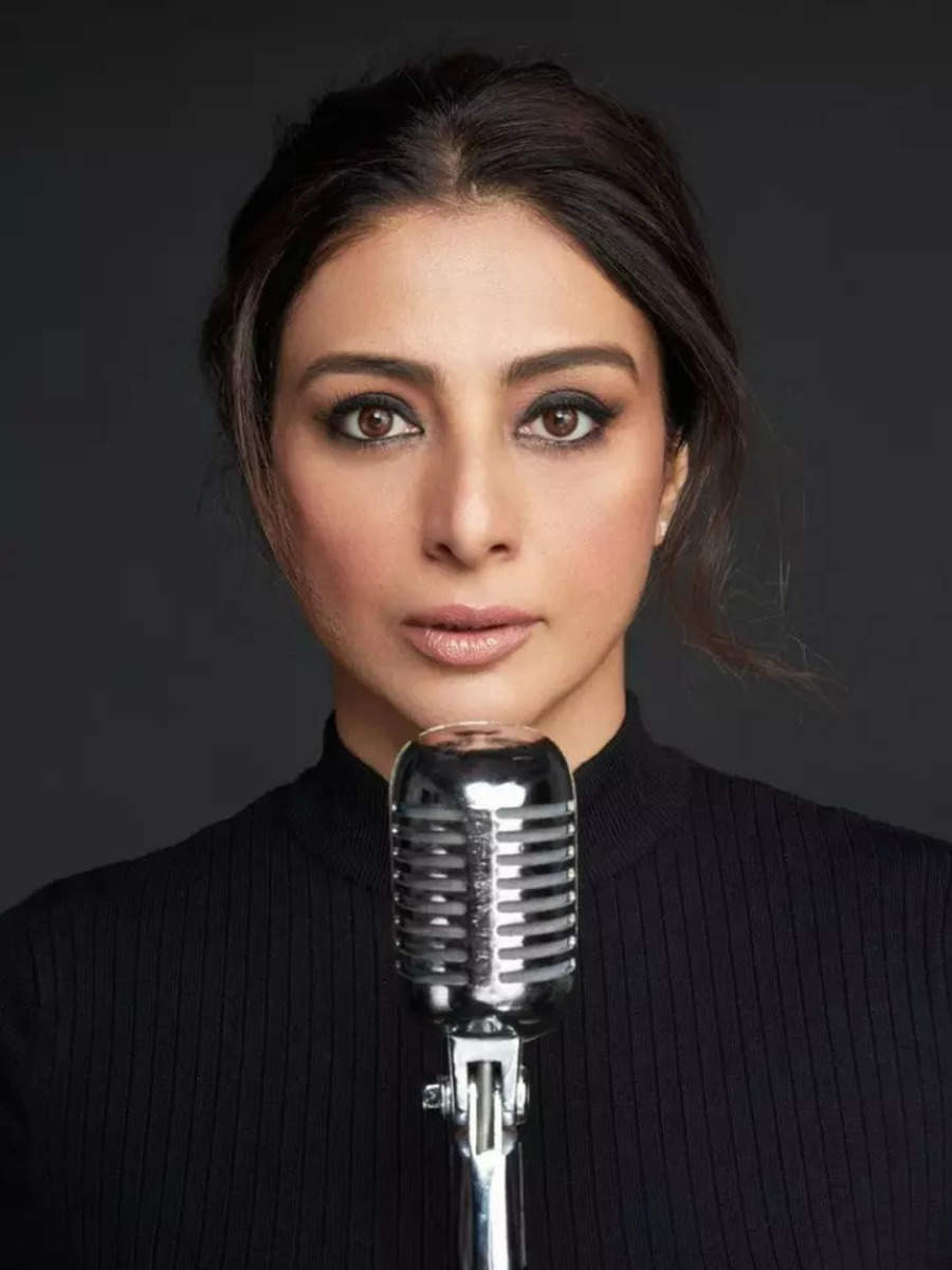 Tabu Shows How To Dress On The Other Side Of 50 - Trendradars India