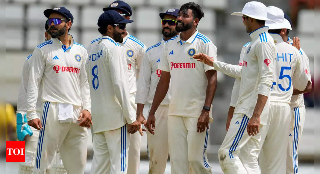 India vs West Indies Live Score: India aim for early wickets on Day 3 against West Indies  – The Times of India