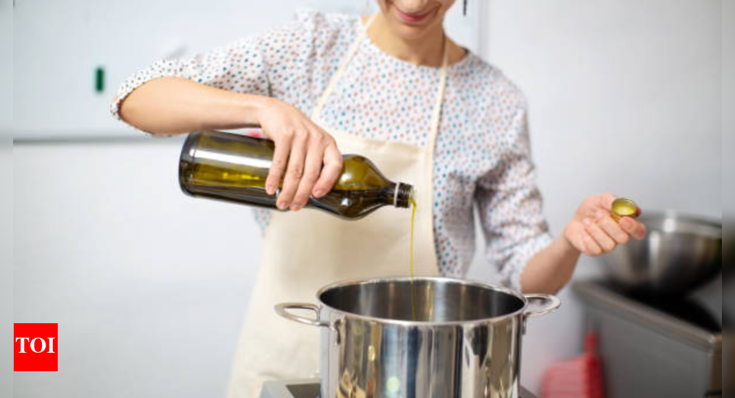 Is it healthy to use ghee and oil together while cooking? Times of India
