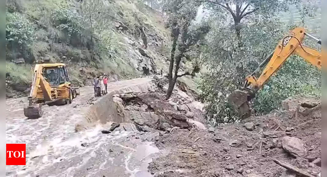 Heavy rains: Amarnath Yatra halted at Ramban, 54 more families ...