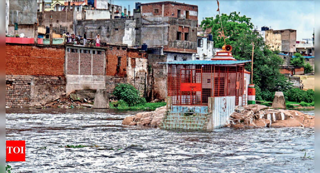 Hyderabad: Buffer against rain fury? GHMC razes 87 rickety structures ...