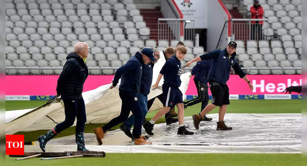 Australia 214/5 in 71.0 Overs | England vs Australia Live Score, 4th Ashes Test: Rain delays start of Day 5 at Old Trafford  – The Times of India