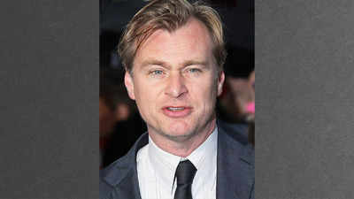 Christopher Nolan doesn't use a smartphone, here's why