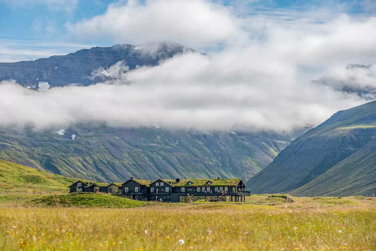Eleven Deplar Farm, Iceland