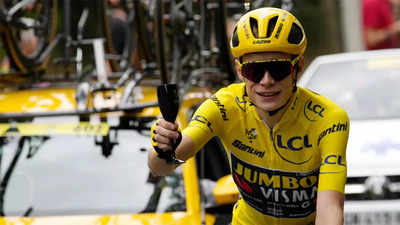 Jonas Vingegaard retains Tour de France title