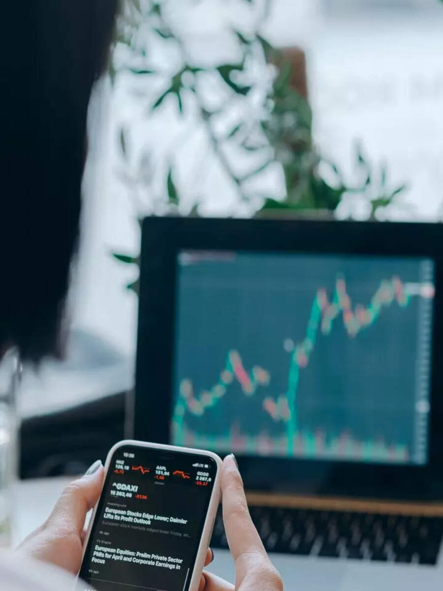 Top 10 Blue Chip Stocks to Invest in for High Returns | Times of India