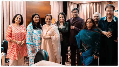 Shatrughan Sinha shares photos from his get-together party with friend Mumtaz and others - See post