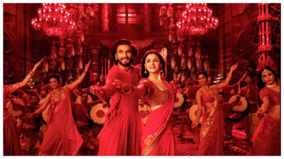 Ranveer Singh's Rocky Aur Rani Kii Prem Kahaani Trailer Reviewed By  Paparazzi