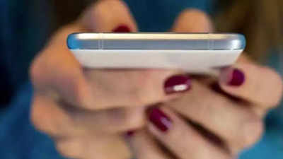 Maharashtra teachers can use cellphones in class