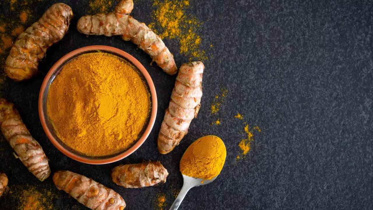 Raw Turmeric vs. Turmeric Powder Which Is More Beneficial For Your Health?