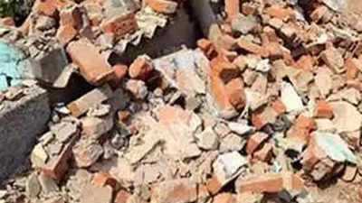 Jogeshwari school's 1st-flr wall collapses
