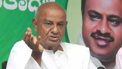 Contradicting H D Kumaraswamy, Deve Gowda says no pact with BJP