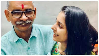 Sayali Sanjeev wishes her father his birth anniversary with a heartfelt post
