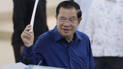 Cambodian Prime Minister Hun Sen says he will step down in 3 weeks and his son will succeed him