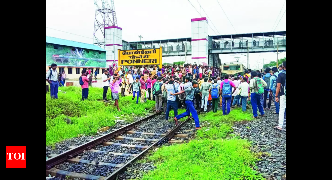 Protest: Six-hour Train Delay Irks Commuters | Chennai News - Times of ...