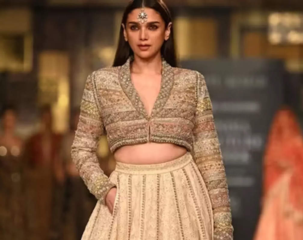 
Aditi Rao Hydari brings royal elegance in full-sleeved blouse adorned with intricate embroidery and mirrorwork
