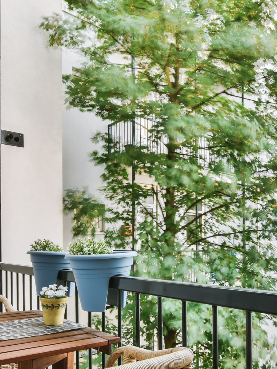 10 Quirky ideas to decorate your balcony | Times of India