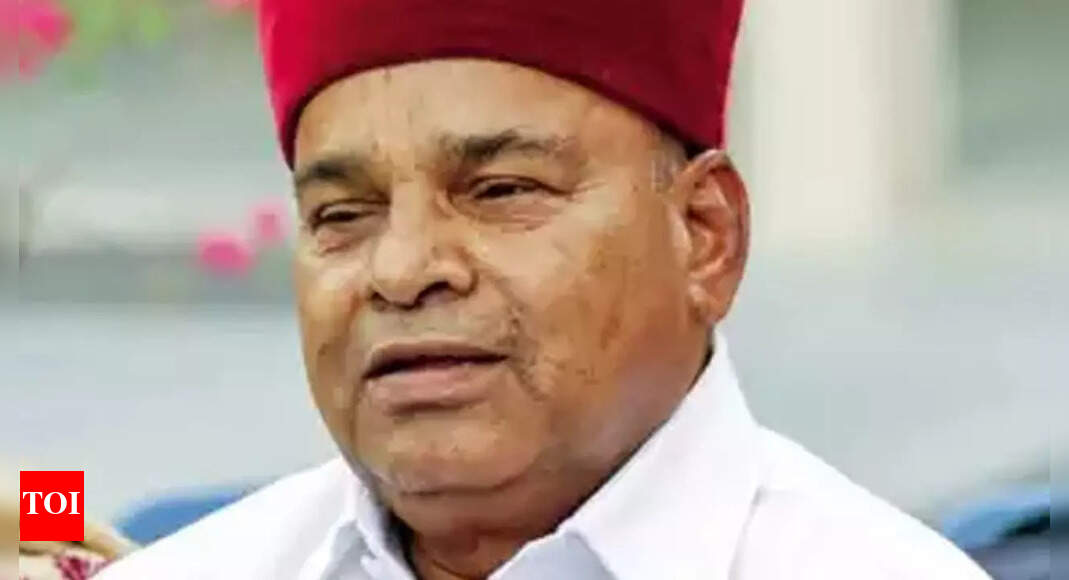 Karnataka governor Thawar Chand Gehlot arrives late, denied boarding on AirAsia flight at Bengaluru Airport | Bengaluru News