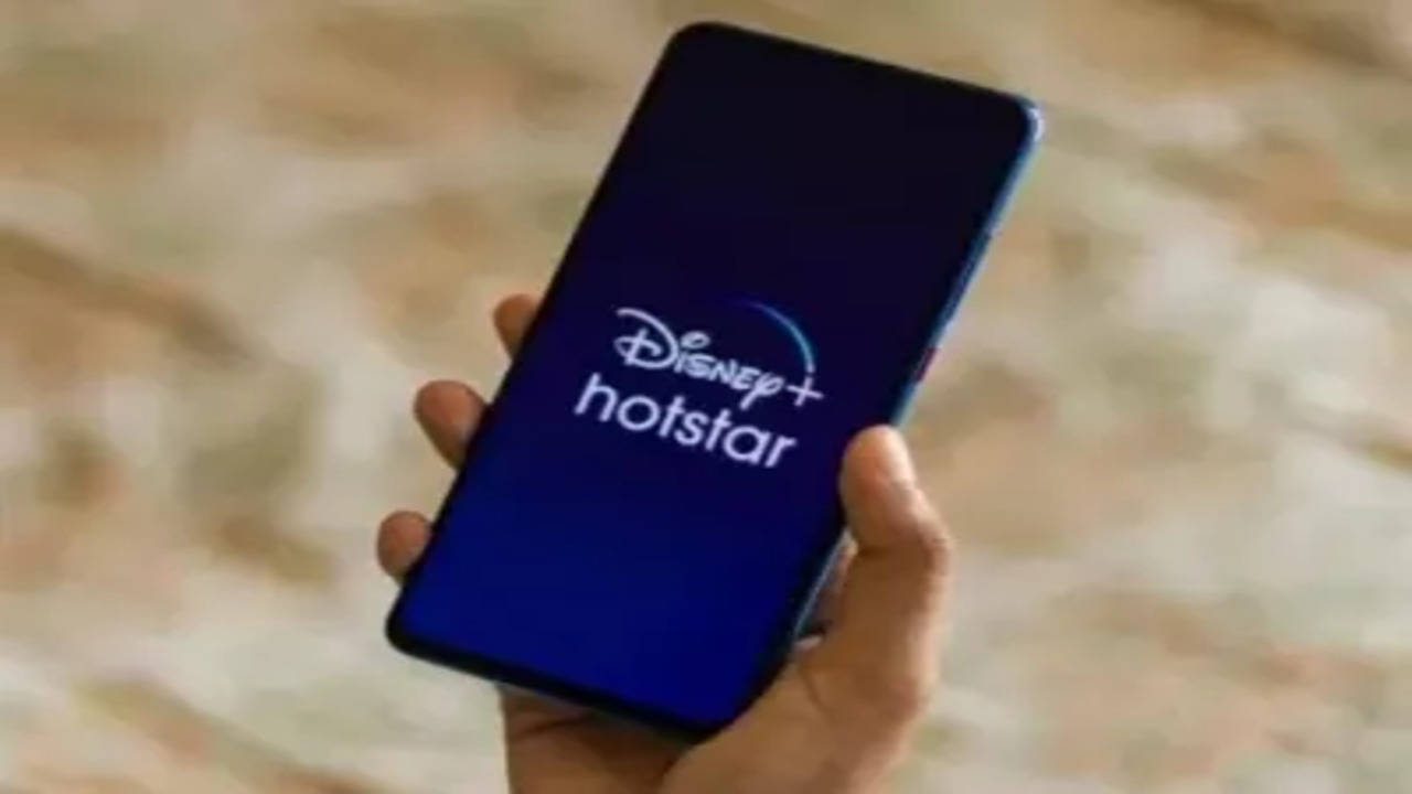 How many devices can be connected to hot sale hotstar premium