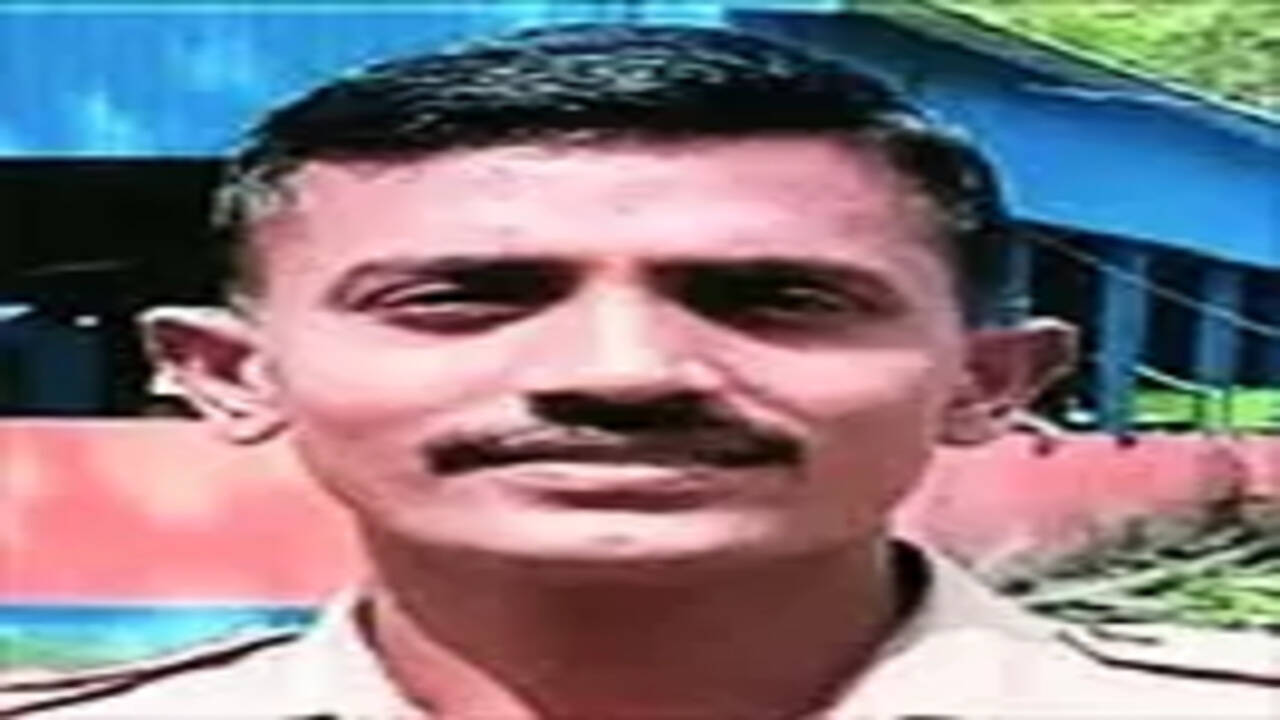 Sneakers: Constable Clears Neet, Gets Admission In Krishnagiri Government  Medical College | Coimbatore News - Times of India