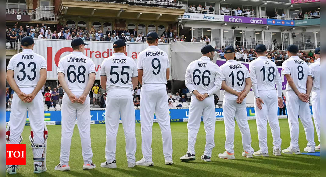 Ashes: England cricketers swap jerseys in support of dementia patients | Cricket News – Times of India