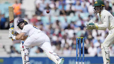 Joe Root runs riot for England in fifth Ashes Test