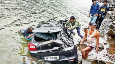 Two techies killed, 1 missing after car falls into Nira-Devghar dam