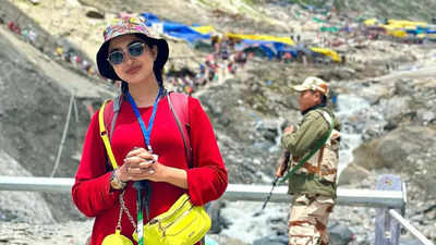 Saanya Iyer pays visit to Amarnath; shares her trekking experience