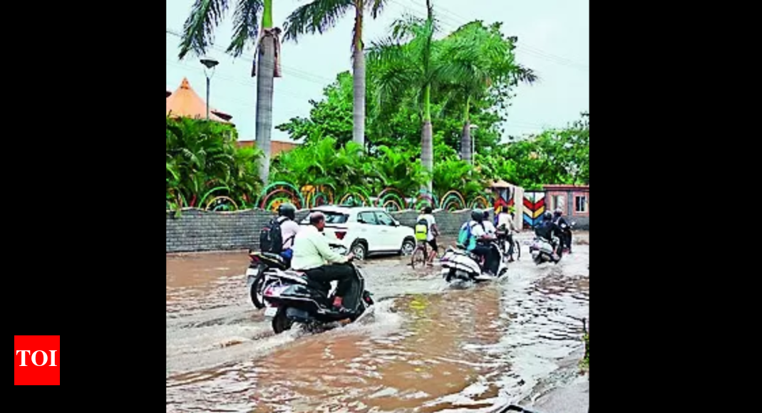 RMC Potholes, Choked Drains Mark Rmc’s Preparedness For Monsoon
