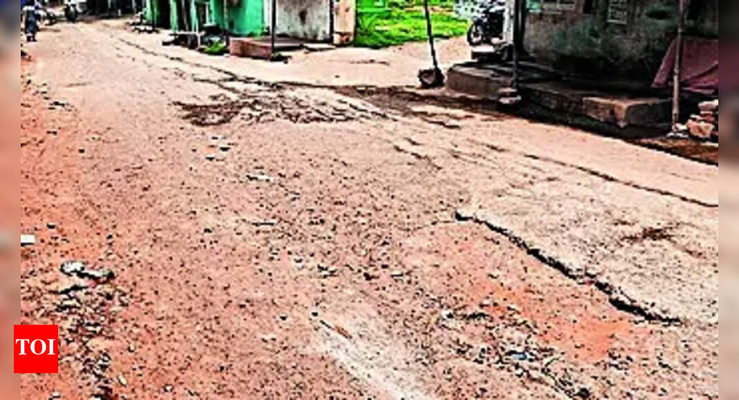 Commuting Woes: Over 1.5l People Face Commuting Woes Due To Broken Roads In Jsr | Ranchi News - Vimarsana News
