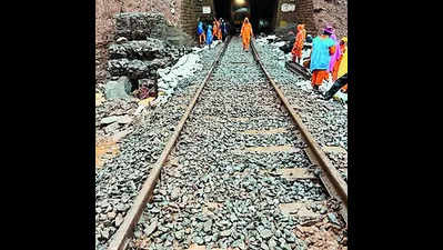 Train services restored in ghats