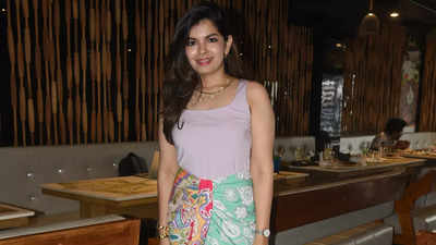 Mehndi looked fashionable at the launch of Jonah's Bistro at palavakkam in Chennai