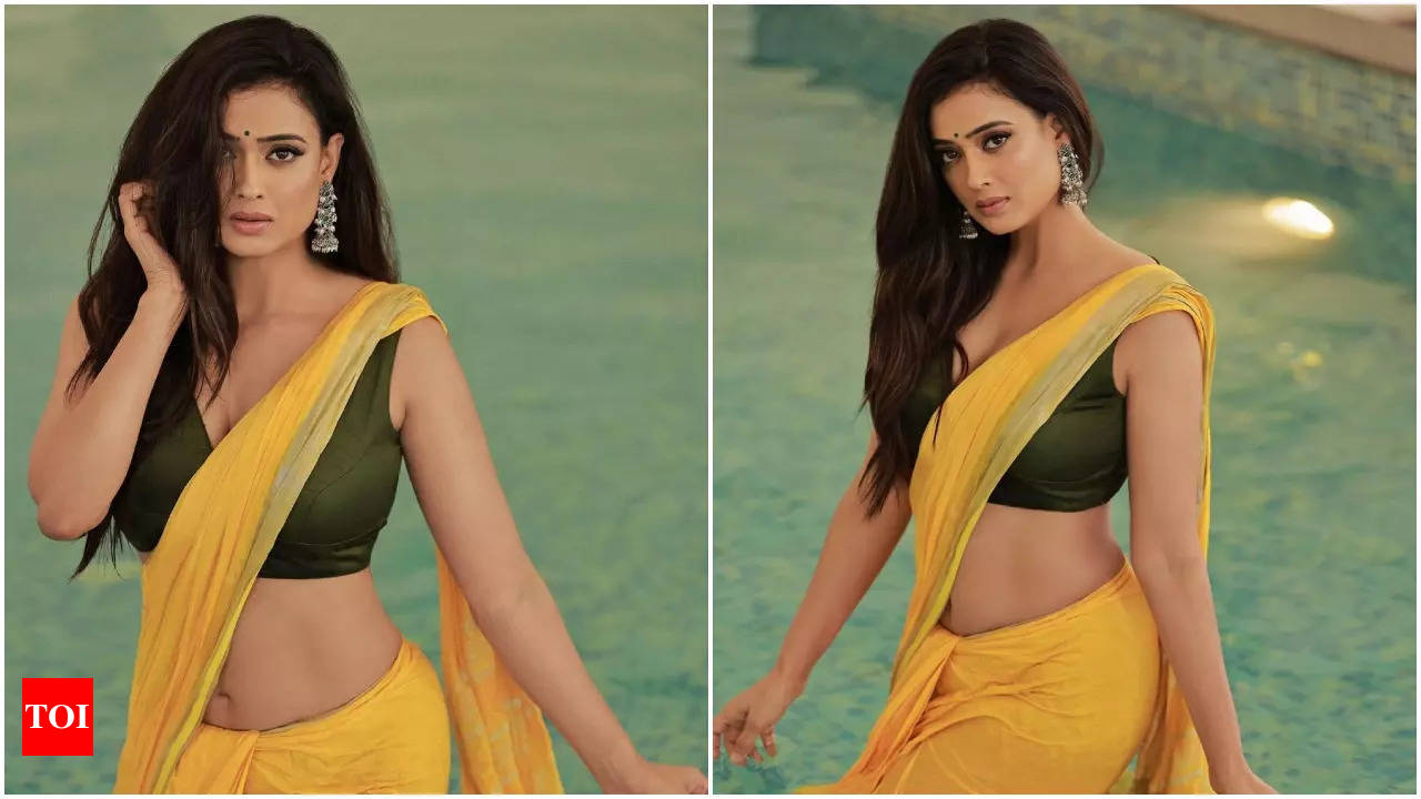WHOA! Anushka Sharma bought 35 sarees from Chanderi weavers during Sui  Dhaaga – Made In India shooting 35 : Bollywood News - Bollywood Hungama