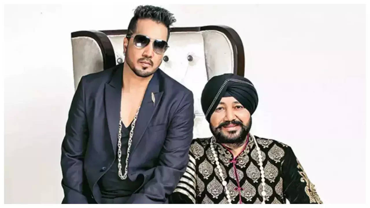 Daler Mehndi - Catch me live with my brother Mika Singh at the Great Indian  Music Festival on 19th October 2019 at Noida Stadium, Noida. #DalerMehndi  #DalerMehndiMusic #LiveinConcert #Hitmachine #DanceMachine #PrabalEvents |  Facebook