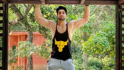 Abhishek Malik ensures he works out regularly, be it in a gym or on the sets of his show Kumkum Bhagya