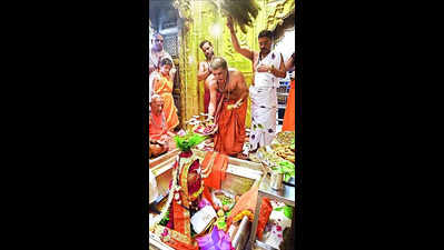 Lakhs visit Kashi for Shiva’s darshan in ‘Bhagirathi shringar’ on 4th Somvar