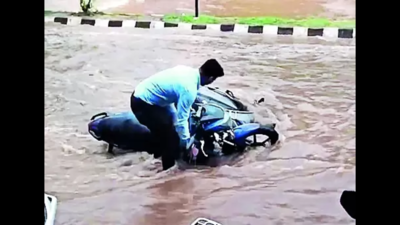5-hour rain brings capital on its knees, most areas waterlogged