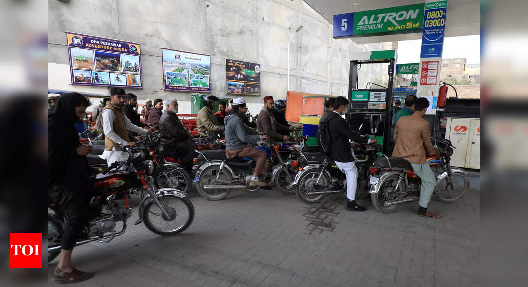 Pakistan’s petroleum prices hike to fuel sky-high inflation