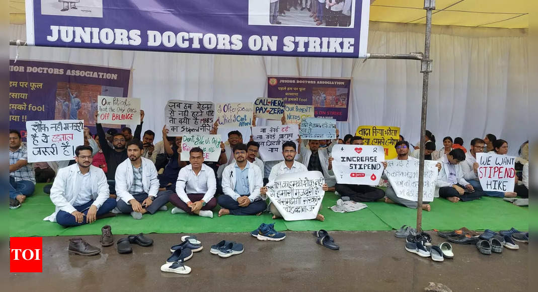 Junior doctors strike work demanding hike in honorarium and reforms in bond policy