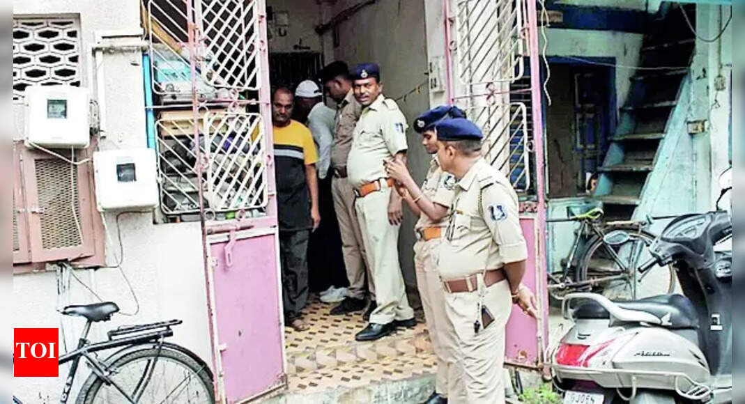 Suicide: Two Die In Family Suicide Attempt | Vadodara News - Times of India