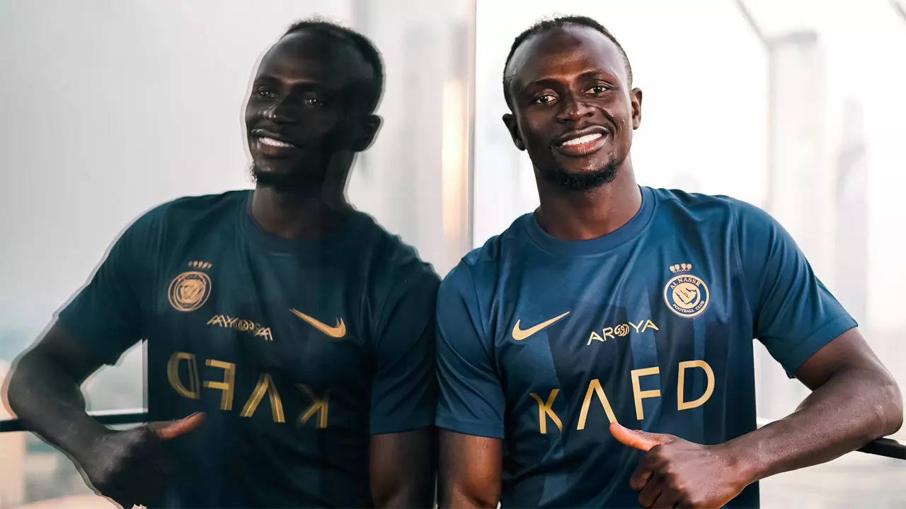 Sadio Mane joins Cristiano Ronaldo at Saudi side Al Nassr